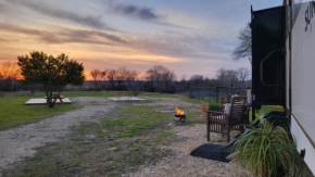 River RV, Romance Glaping Pup Paradise Riverside